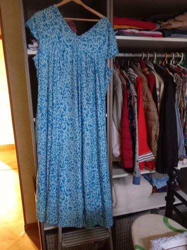 Customer photo review of Długa sukienka z nadrukiem z dekoltem w serek i krótkim rękawem
