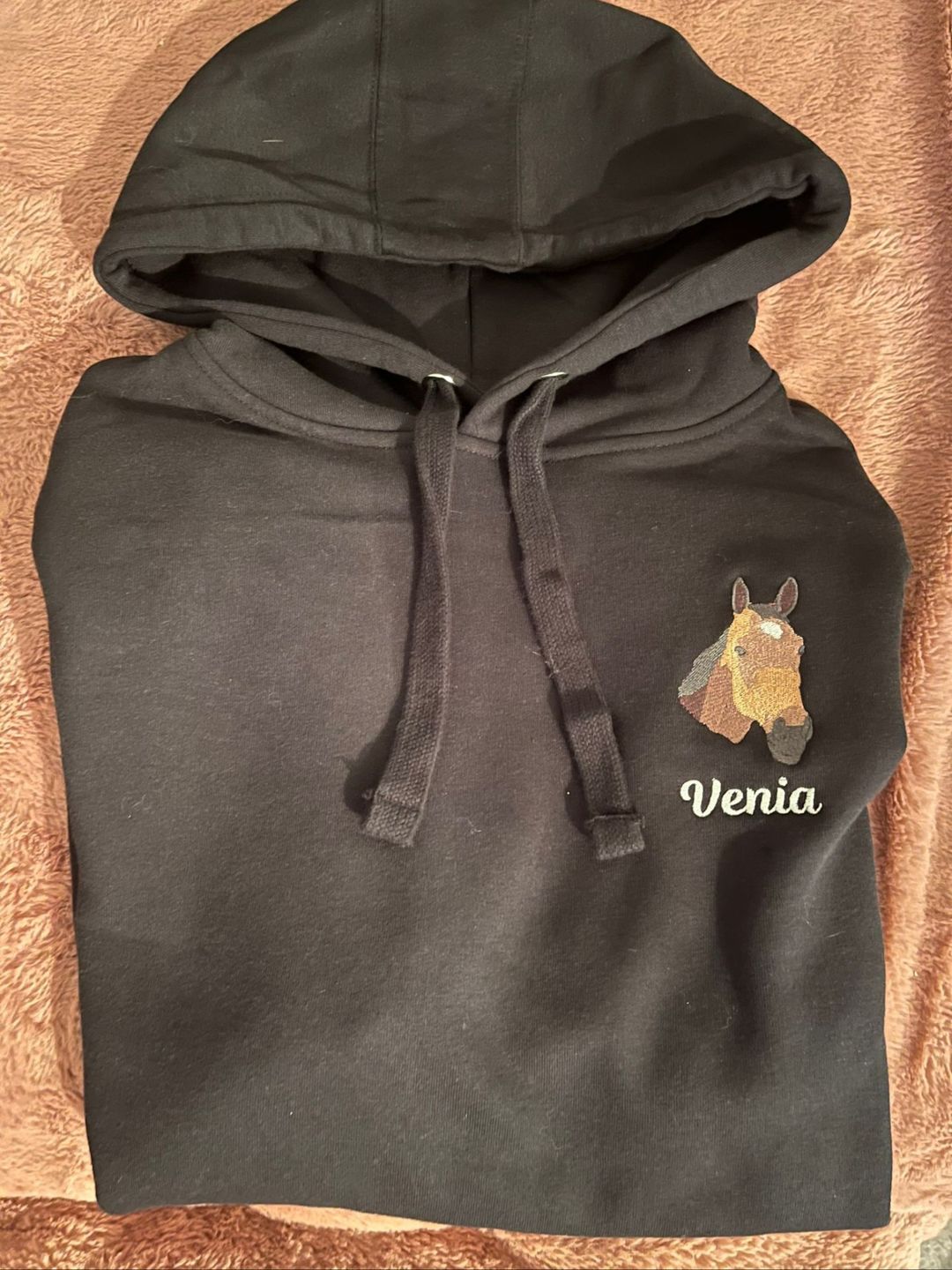 Customer photo review of Personalisierter gestickter Hoodie