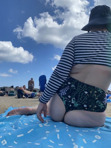 Customer photo review of 'Thrive' High Rise Cheeky Bikini Bottoms