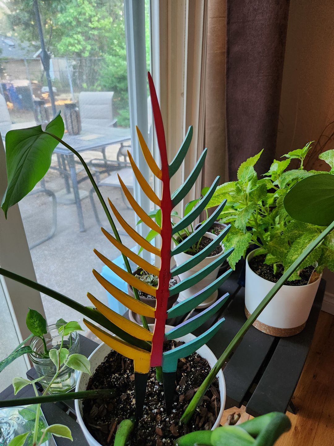Customer photo review of BARE™ Palmella™ - Customizable wooden plant support - Inspired by the Palm leaf