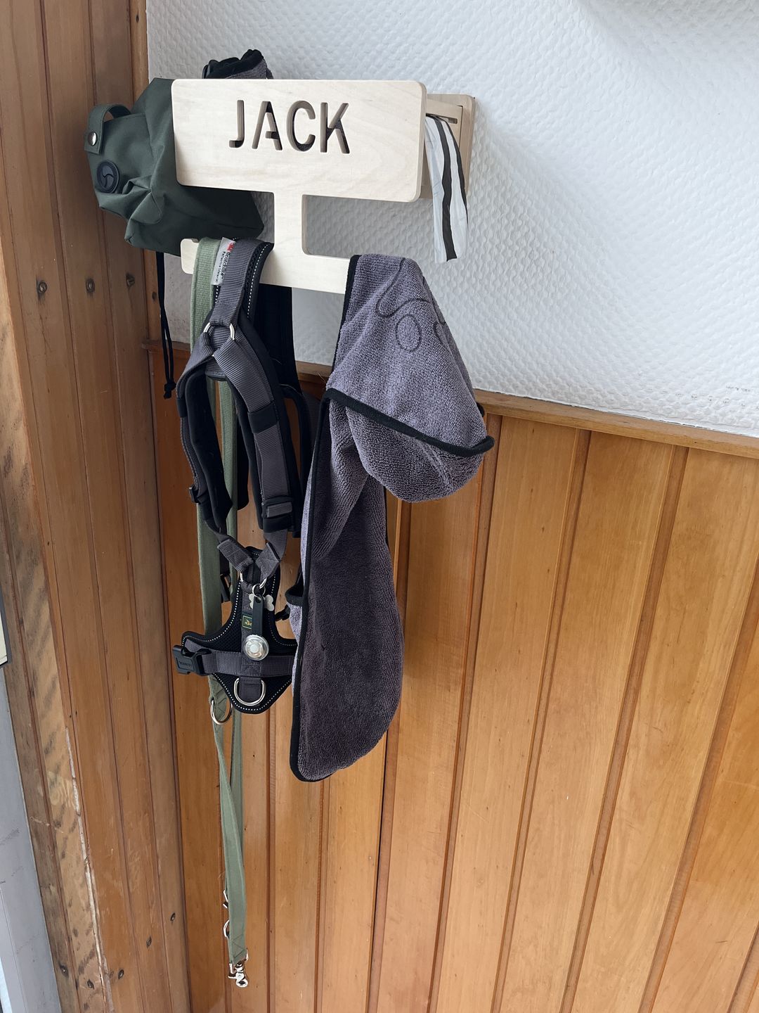 Customer photo review of PERSONALISIERUNG: Hundegarderobe L