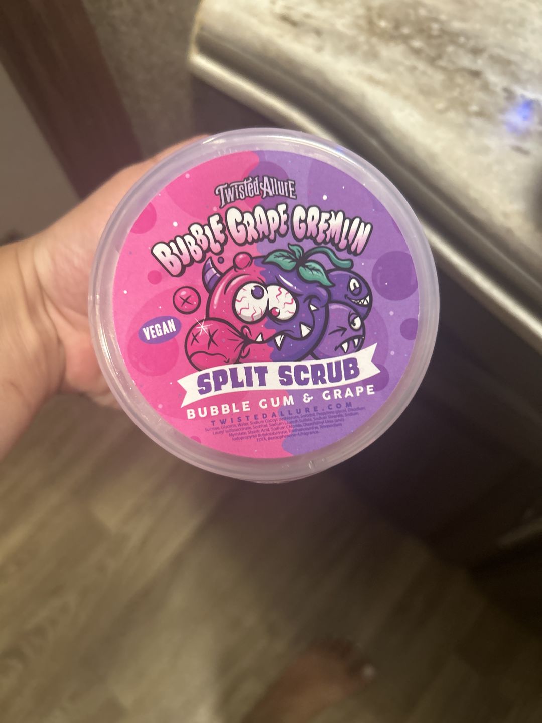 Customer photo review of Bubble Grape Gremlin Split Scrub (Bubble Gum & Grape)
