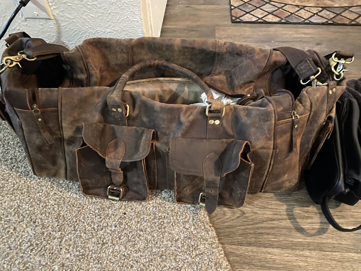 Customer photo review of Large Hunter Buffalo Leather Duffel Bag