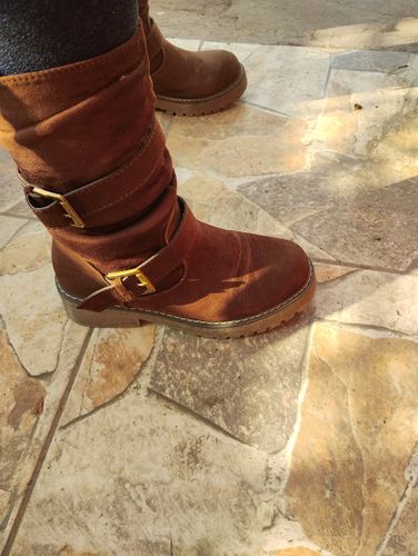 Reseña con foto de un cliente sobre Botas Estefany