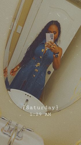 Customer photo review of Cut-Out Sleeveless Lapel Denim Dress
