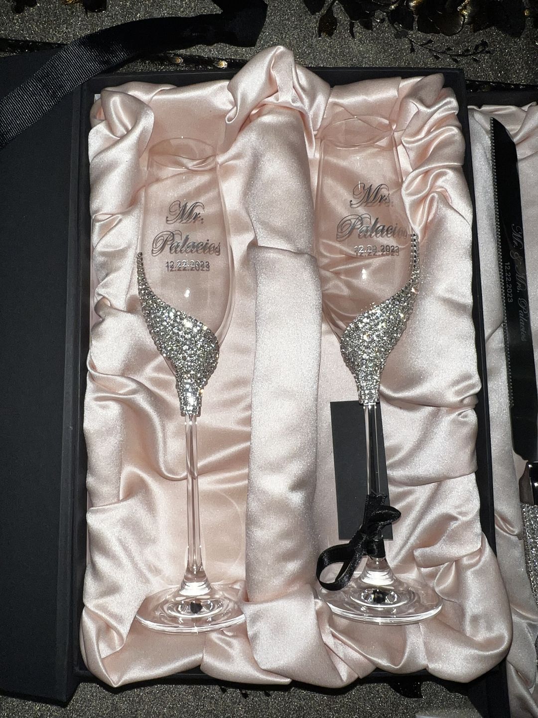 Customer photo review of Silver Flutes & Cake Set