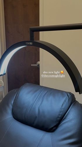 Customer photo review of CosmoGlo Original Light Bundle + Phone Clip