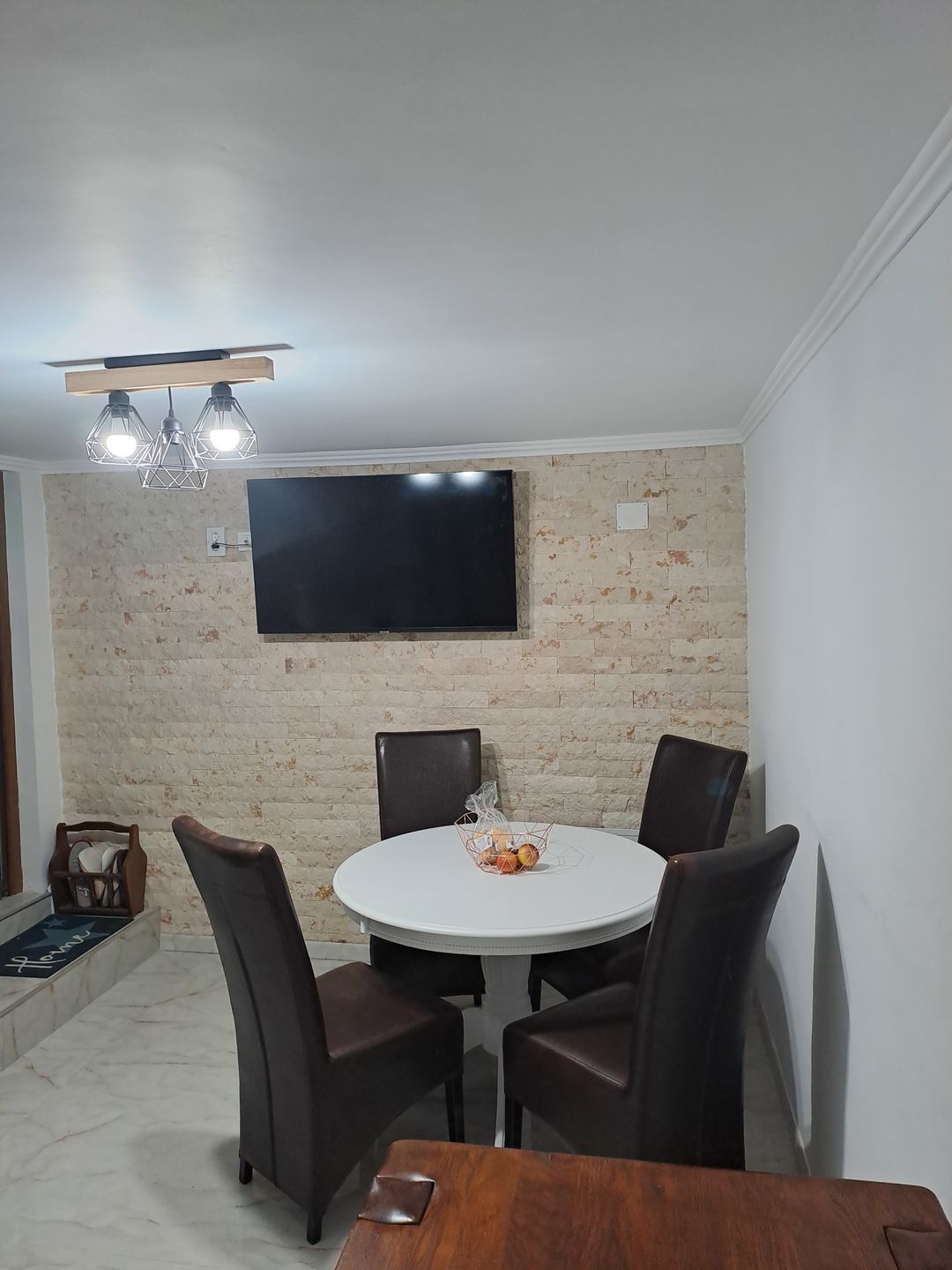 Customer photo review of Masa extensibila OLIVIA, alb, 106/141X106X76 cm