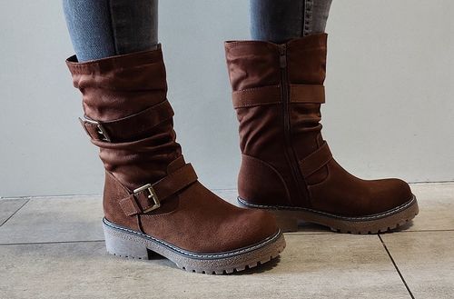 Reseña con foto de un cliente sobre Botas Estefany