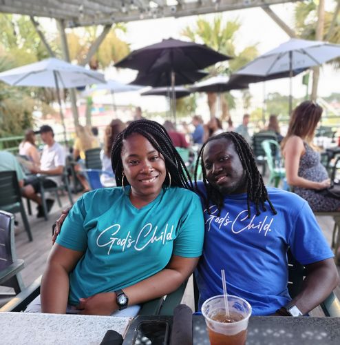 Customer photo review of Big Signature Tee " Black & Red "