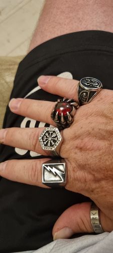 Customer photo review of Dragon Eye Claw Gem Ring