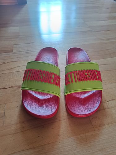 Customer photo review of Rettungsdienst Badelatschen