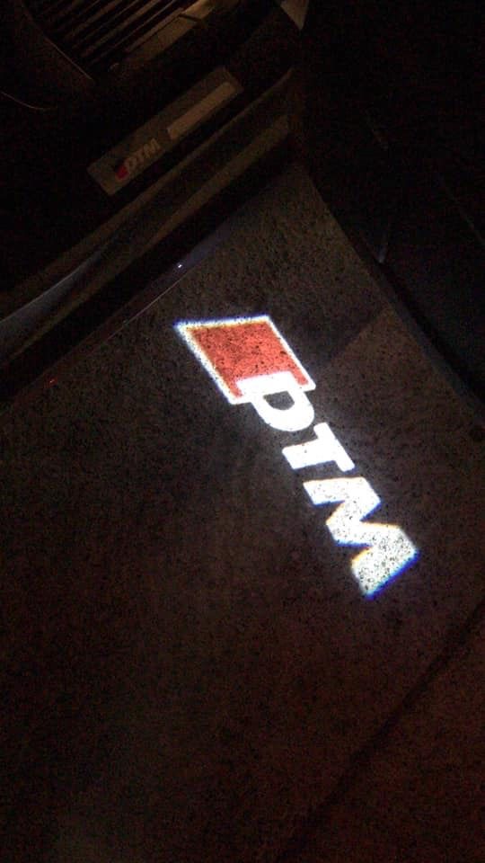 Customer photo review of AUDI DTM LOGO PROJECTOT LIGHTS Nr.113  (quantity 1 = 2 Logo Films /2 door lights）
