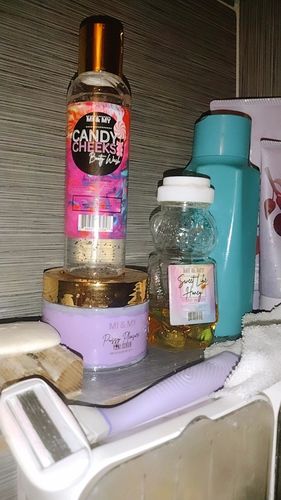 Customer photo review of Sweet Like Honey Yoni Wash