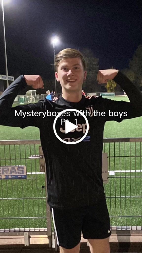 Customer video review of Retro Voetbalshirt Mystery Box