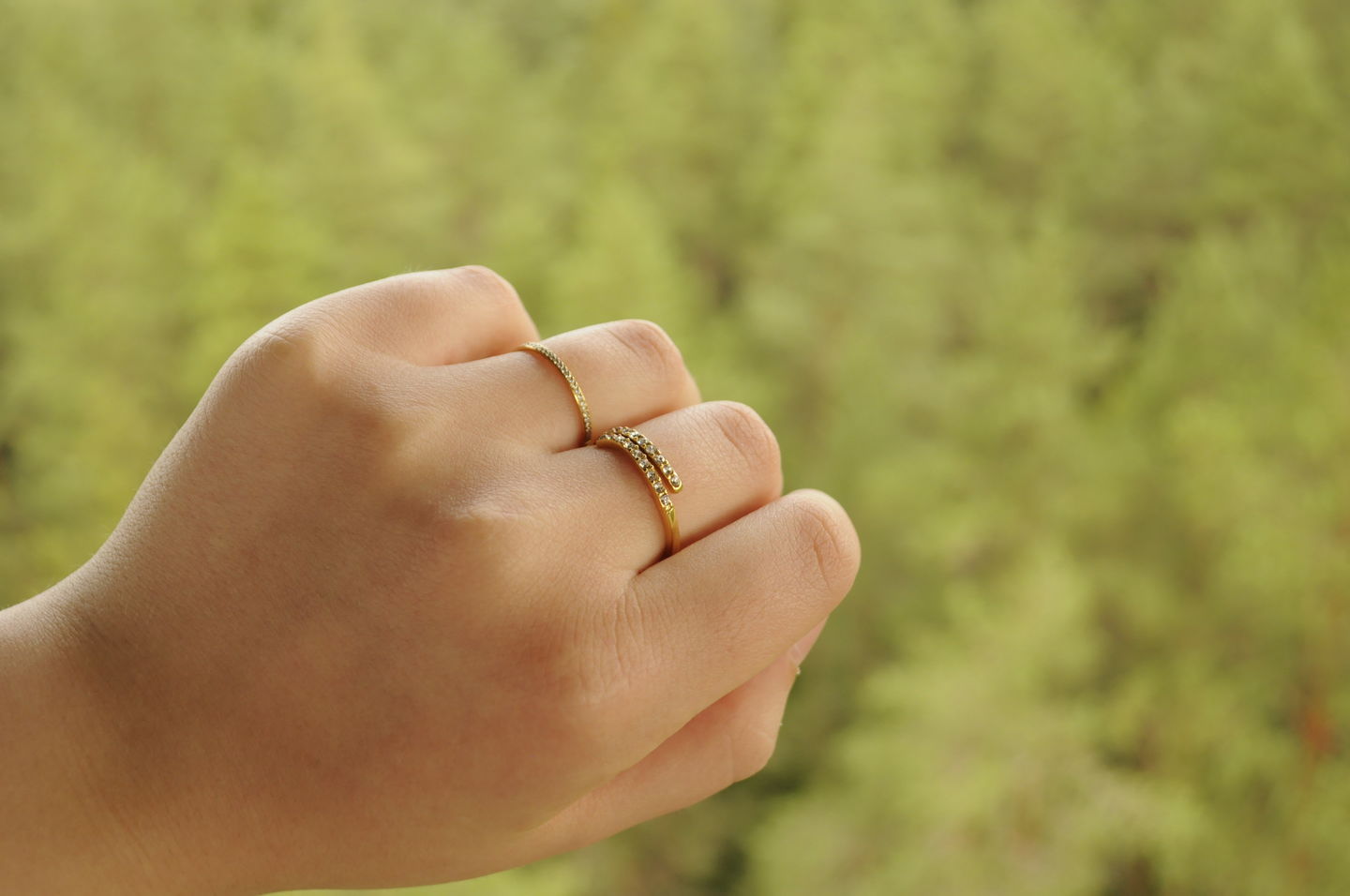 Customer photo review of Eternity 18K Crystal Ring