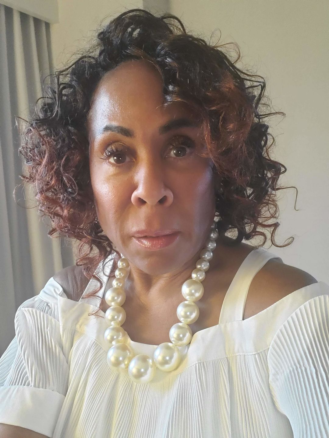 Customer photo review of Beautiful Graduated Bead Choker Statement Necklace