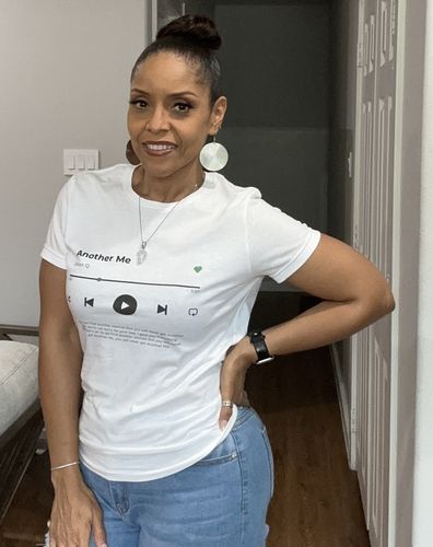 Customer photo review of Your Favorite Song T-Shirt Music Player