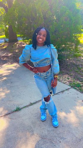 Customer photo review of Ember Denim Puff Sleeve Top (Acid Wash Light Denim)