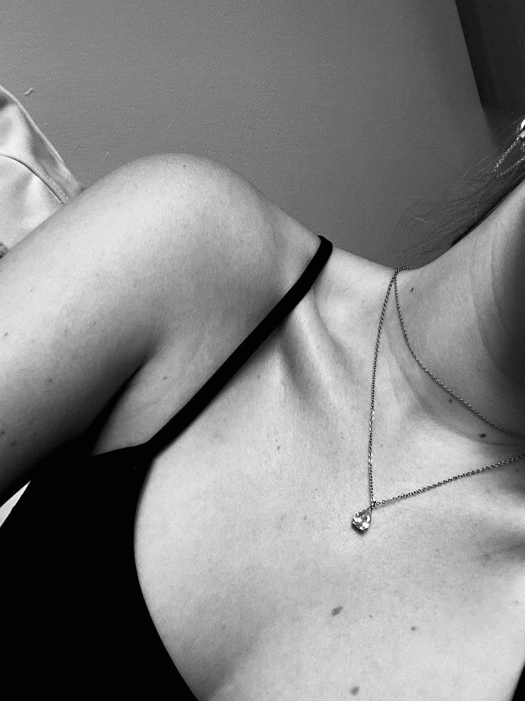 Customer photo review of Teardrop Halskette | 18K vergoldet