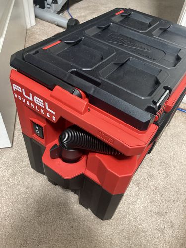 Customer photo review of Milwaukee 0970-20 M18 FUEL PACKOUT 2.5 Gallon Wet/Dry Vacuum