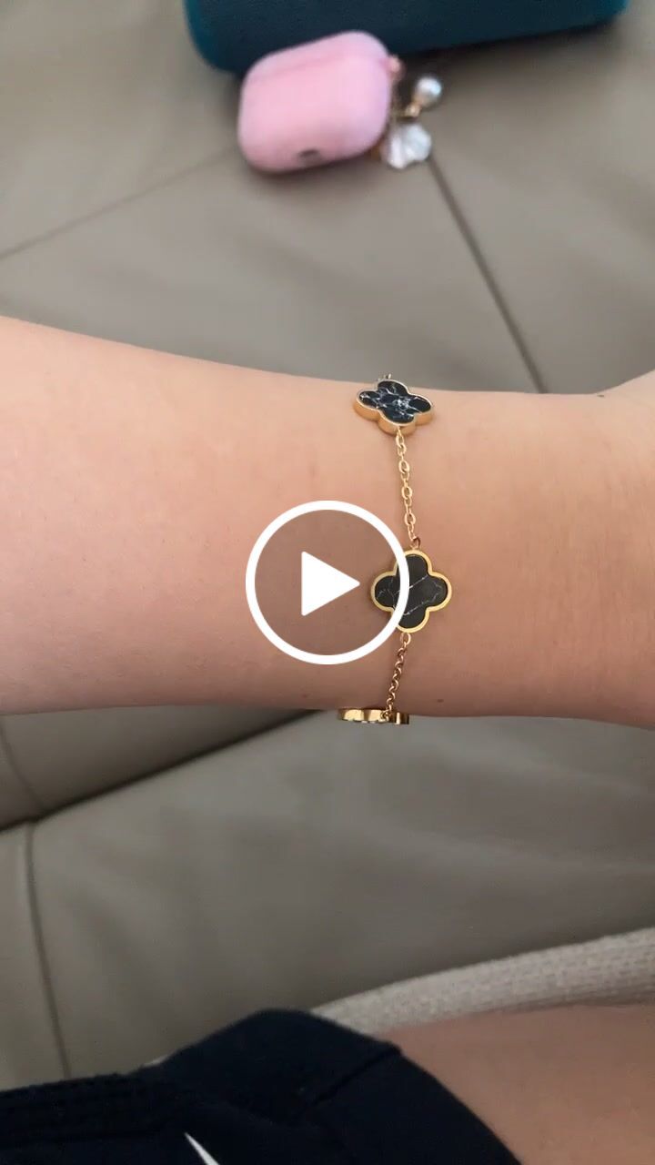 Customer video review of Clover Marmor Armband | 18K vergoldet