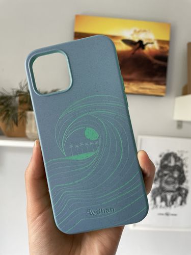 Customer photo review of Crashing Wave in Sky Blue - iPhone 12 / 12 Pro