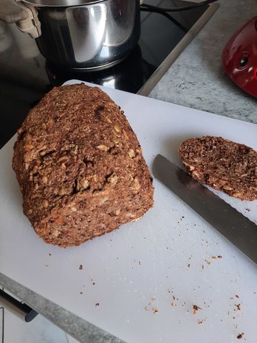 Customer photo review of Vegane Bio Backmischung mit Gemüse, die proteinreiche, lower-carb* Brot-Alternative