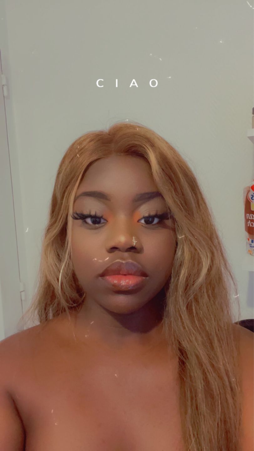 Customer photo review of MORE FACE 30inch Straight Highlight Wig 6x4 Pre-Cut HD Wear Go Glueless Wig Beginner Friendly
