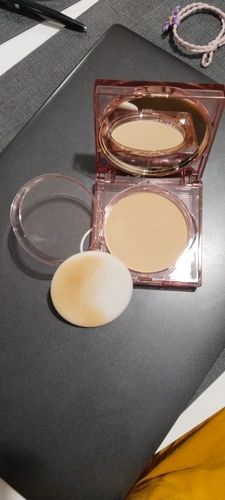 Customer photo review of O.TWO.O SMOOTH MIST MIRROR LOCKING POWDER