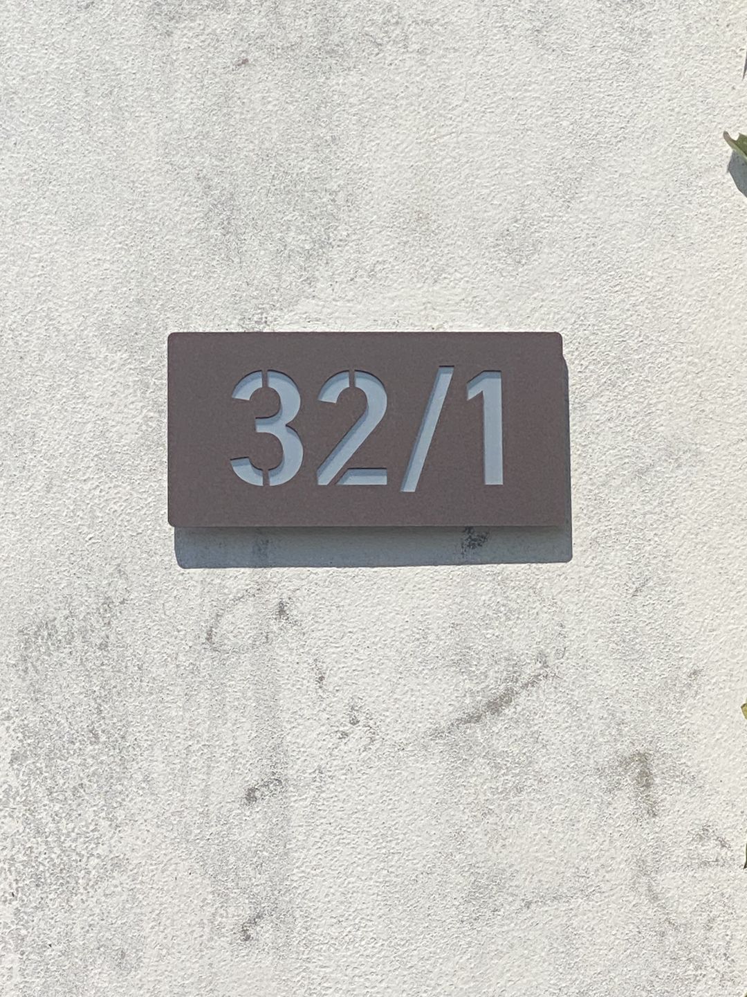 Customer photo review of Numero civico modello Stencil Horizontal