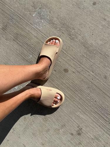 Customer photo review of Original Cushion Slides - Cloud Slides