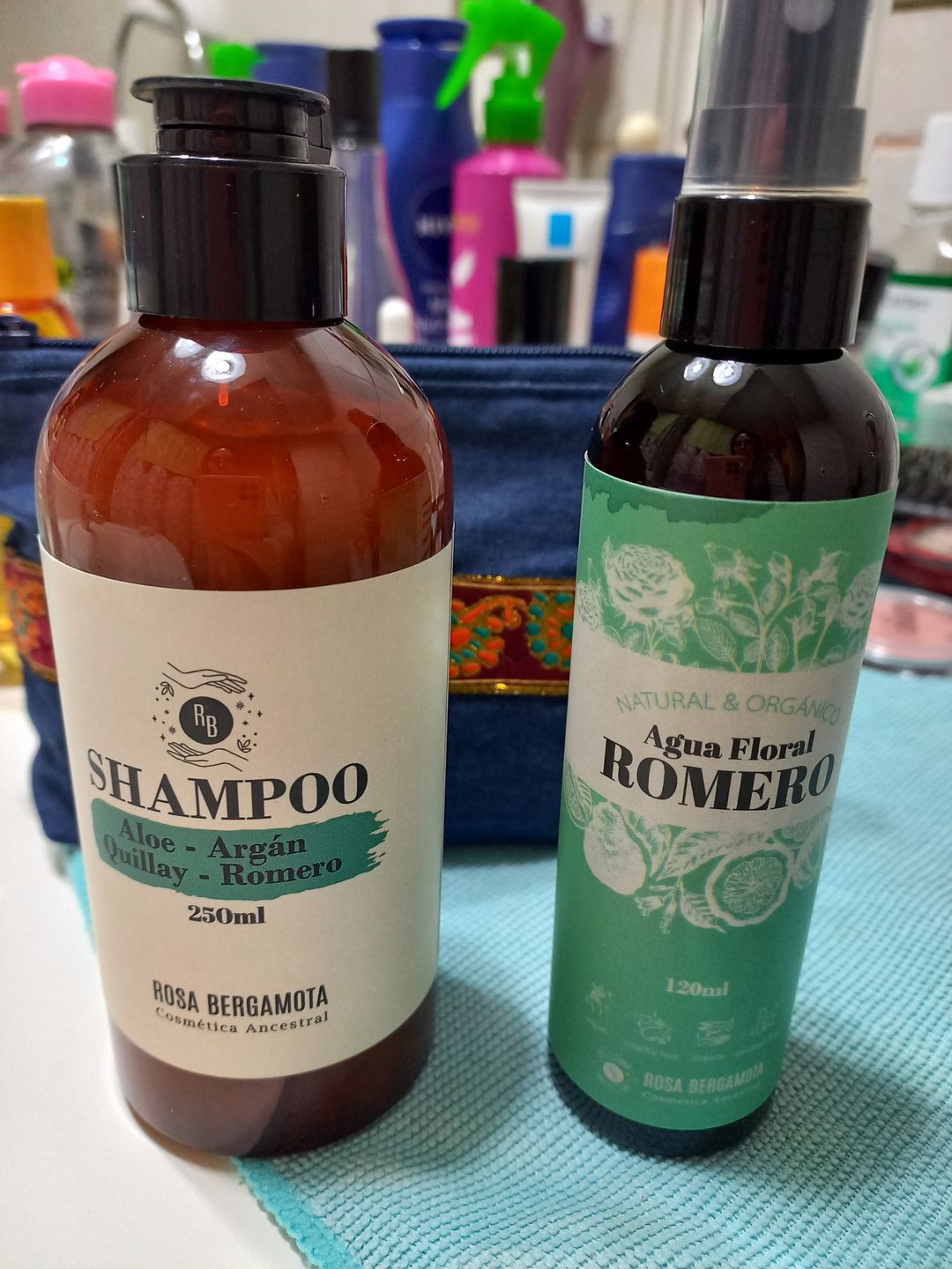 Customer photo review of Básicos Anticaída: Shampoo Anticaída + Agua de Romero