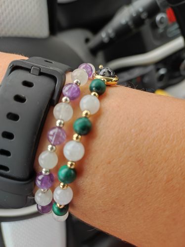 Customer photo review of Bracelet Anti-Douleurs en Malachite et Pierre de Lune | Or fin