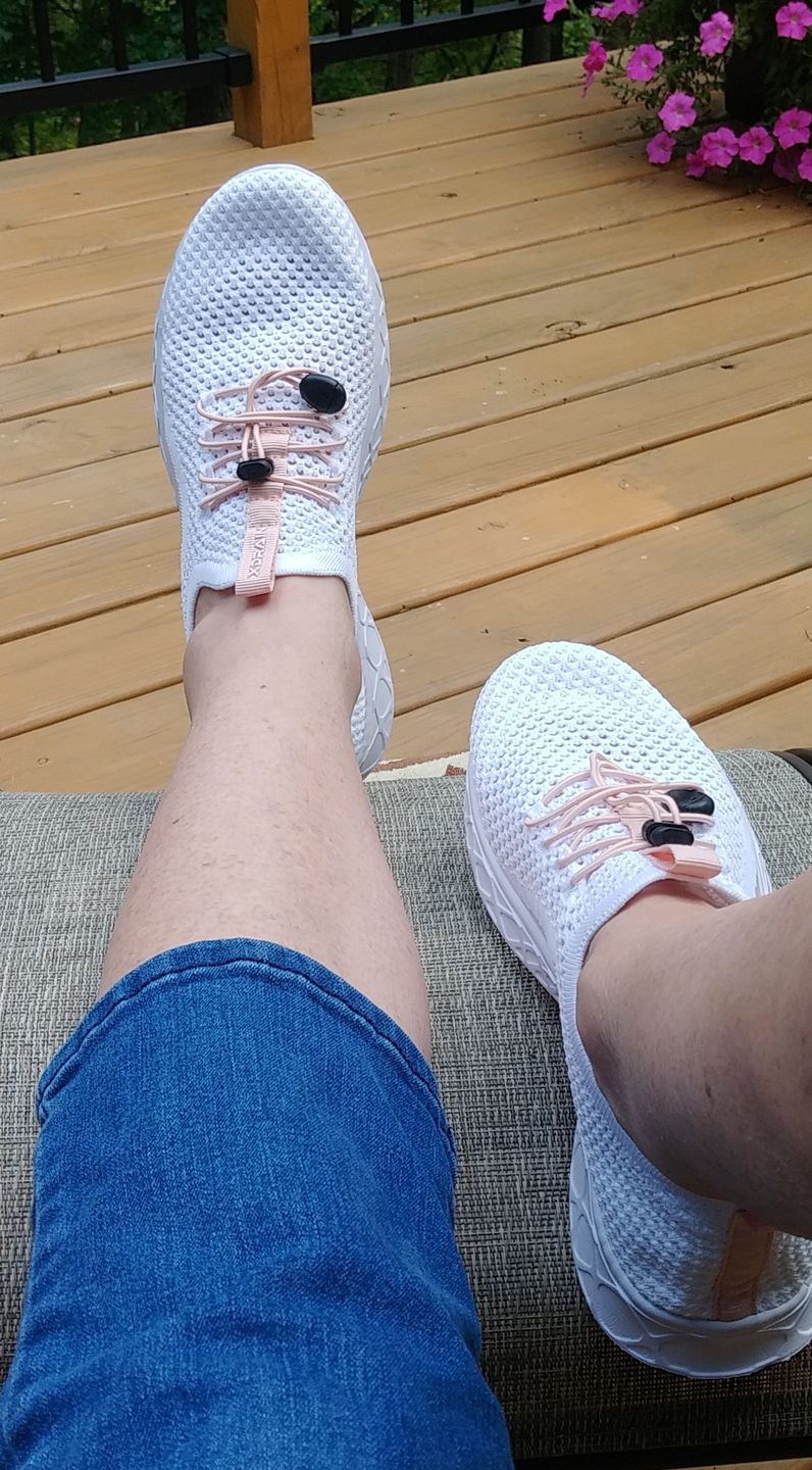 Customer photo review of Aleader Women's Xdrain Vibe Knit Water Shoes
