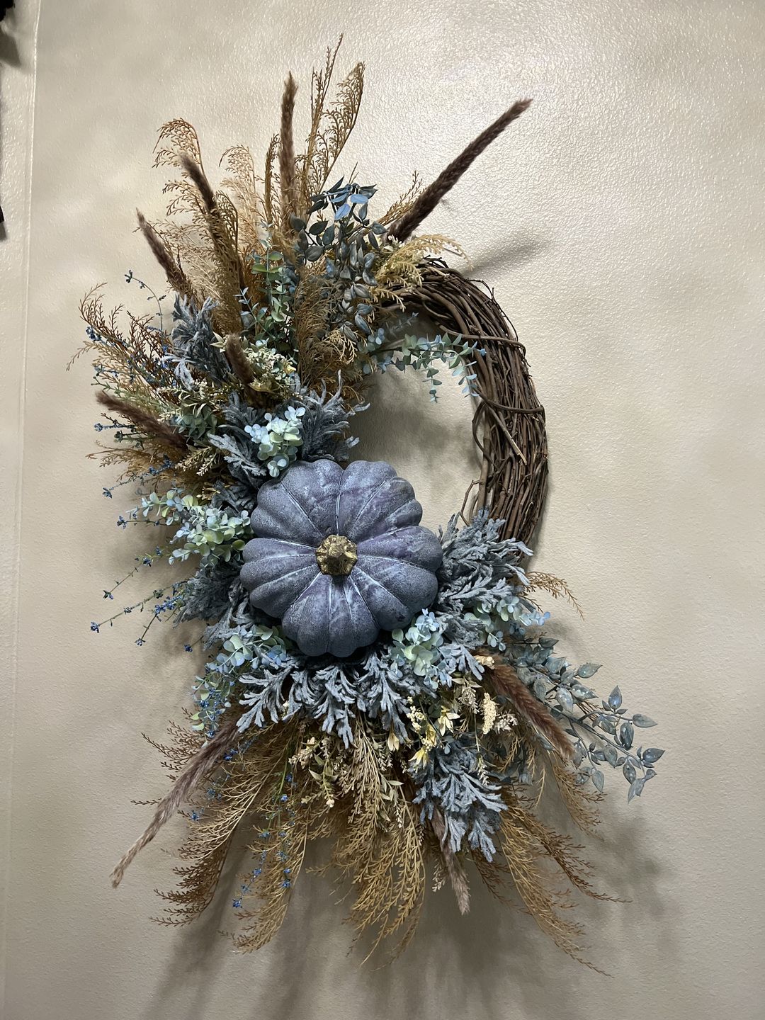 Customer photo review of 18" Oval Grapevine Wreath - DECOE-037