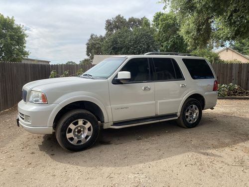 Customer photo review of 2005-2006 Lincoln Navigator 4-Wheel Air Suspension Conversion With Suspension Light Module And Lift Kit (FX24FM2L)