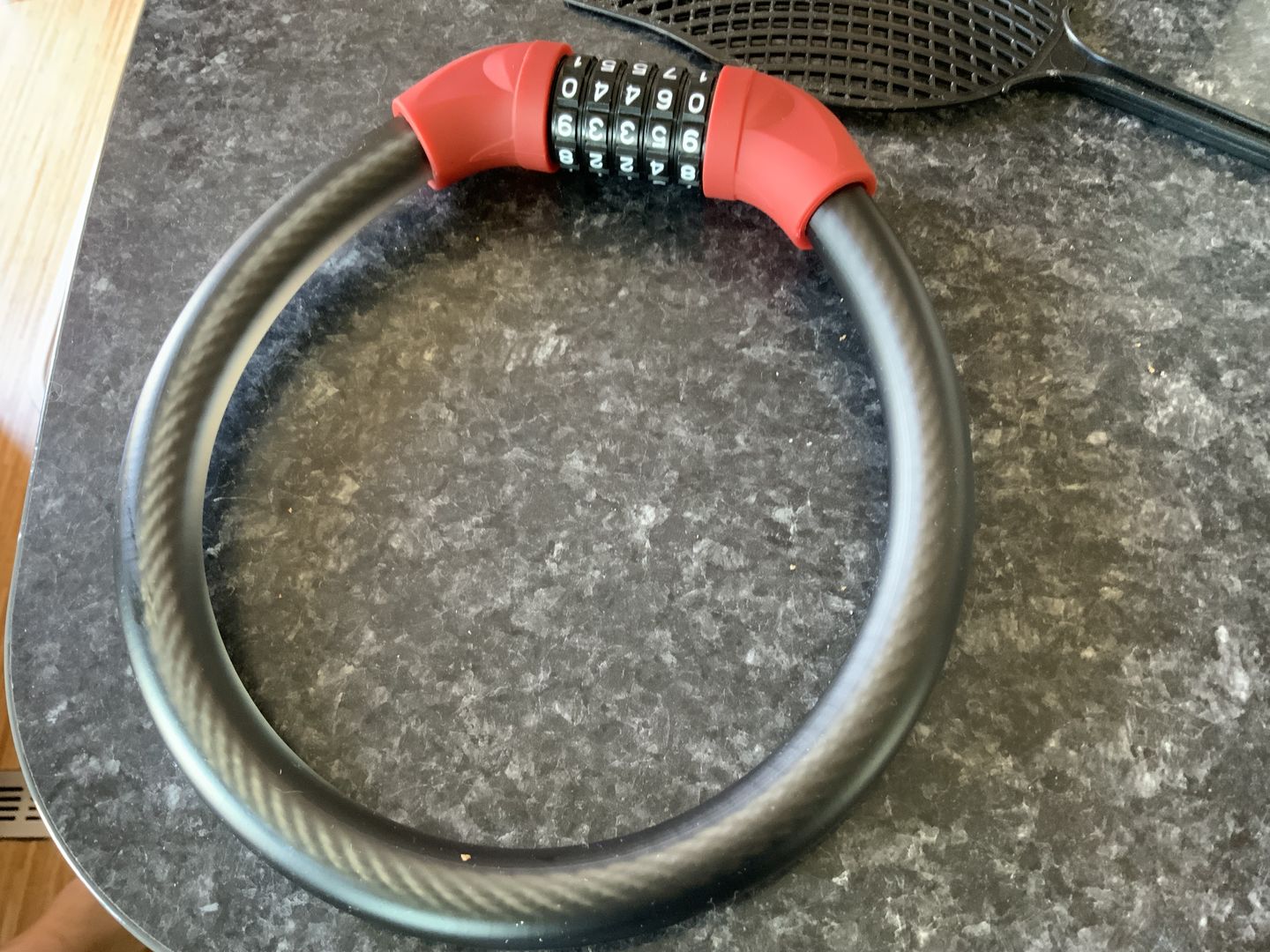 Customer photo review of VAKOLE Bike Lock Steel Five-digit Code Anti-theft 1.72CM Bold Cable Password Lock