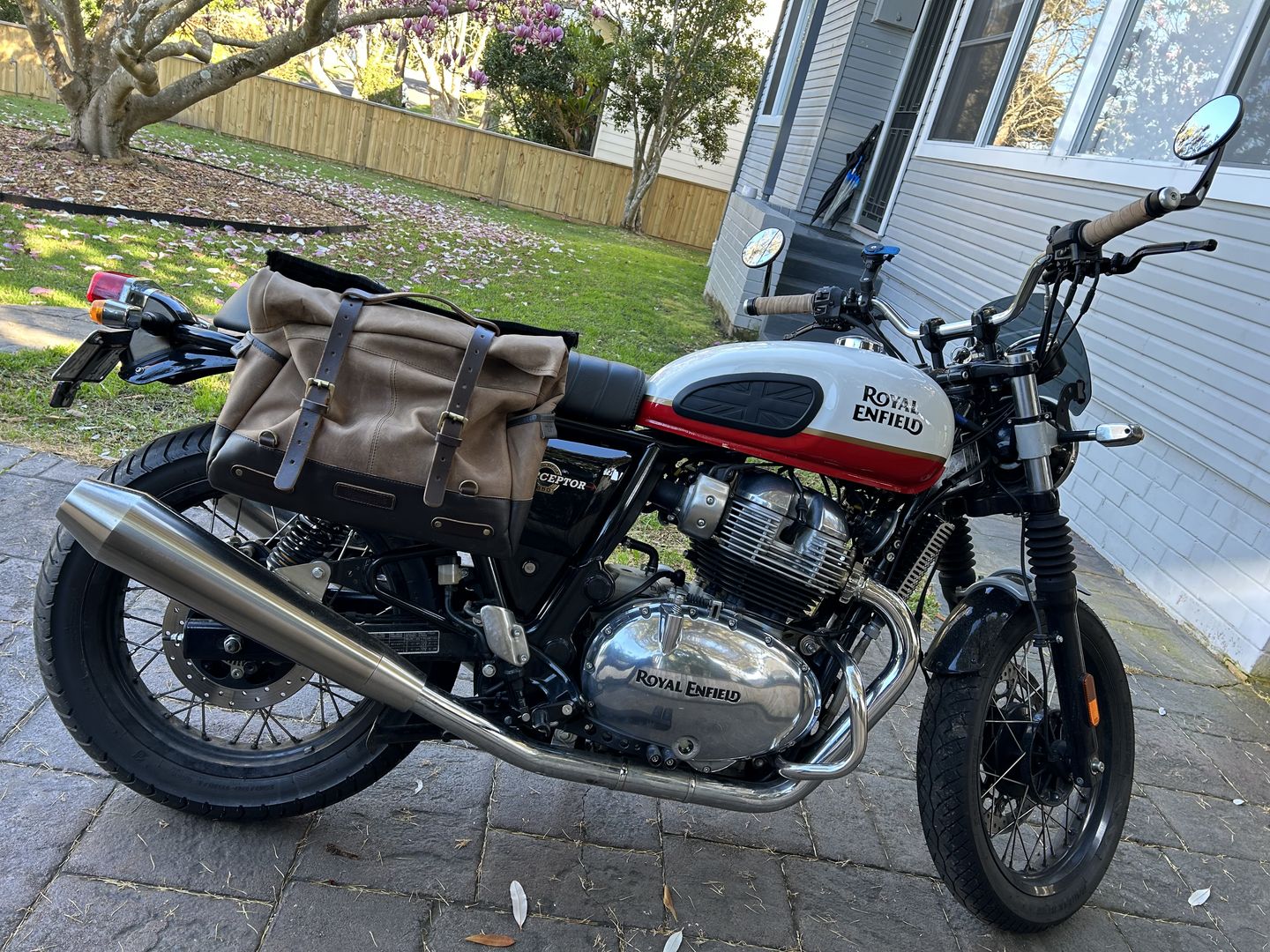 Customer photo review of outlaw saddlebag