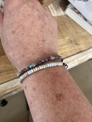 Customer photo review of Unisex Winzige Perlen Schlankes Armband
