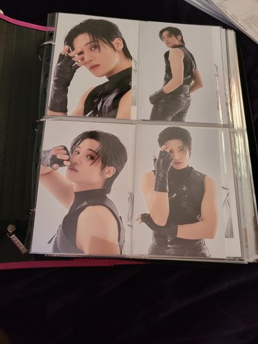 Customer photo review of ATEEZ WORLD TOUR [THE FELLOWSHIP : BREAK THE WALL] ANCHOR IN SEOUL Merch