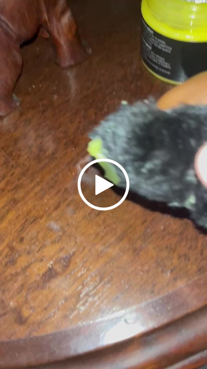 Customer video review of Lustrador de Muebles y Madera de Cera de Abejas WooWax