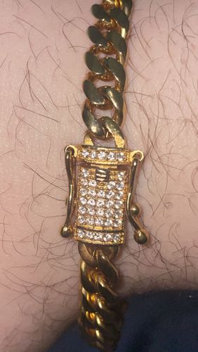 Customer photo review of 8mm Gold Cuban Bracelet With CZ Diamond Lock