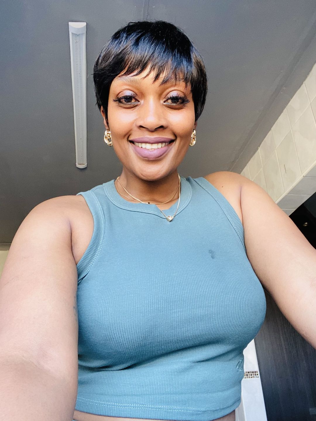 Customer photo review of Chic Pixie Cut Wig - Trendy and Natural Human Hair
