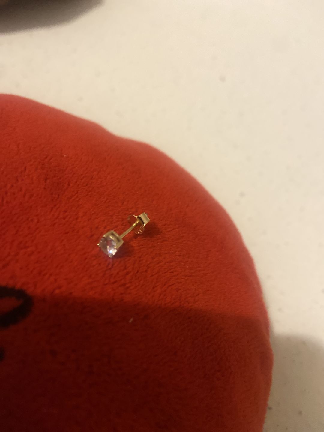 Customer photo review of DRIP STUDS 925. - 18K GOLD