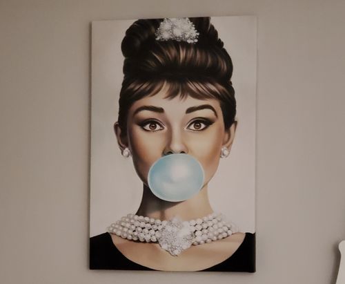 Customer photo review of 'Audrey Hepburn' Framed Canvas