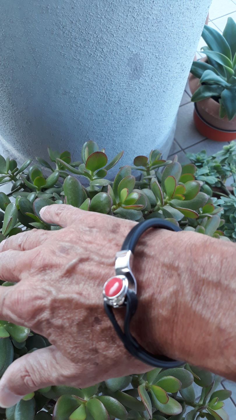 Customer photo review of Bracciale pelle Petra Corallo Tulsi