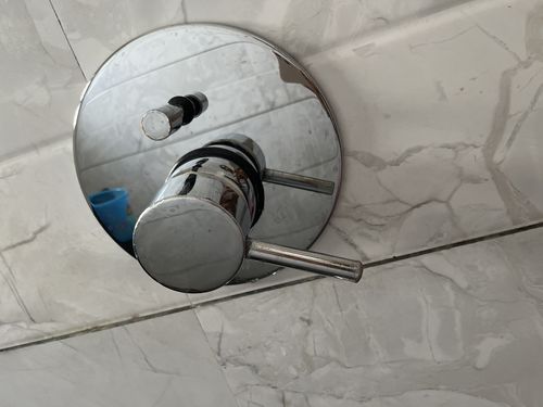 Customer photo review of Limescale Remover / Descaler - Eco-friendly - for Taps, Hard Water Stains, Showers, Faucets & Bathroom Tiles - 500ml
