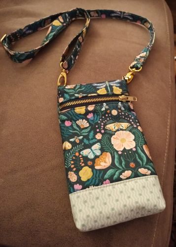 Customer photo review of Wanderlust Phone Bag Pattern