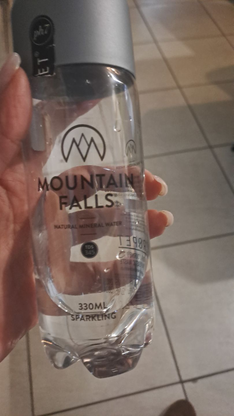 Customer photo review of 330ml Still Mineral Water- ZEROPET Bottle (Pack of 24)